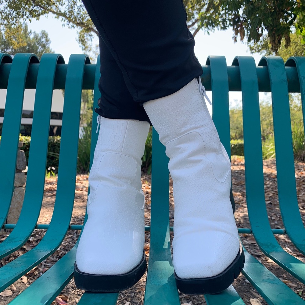 New lug white booties 10 left - Picture 7 of 10